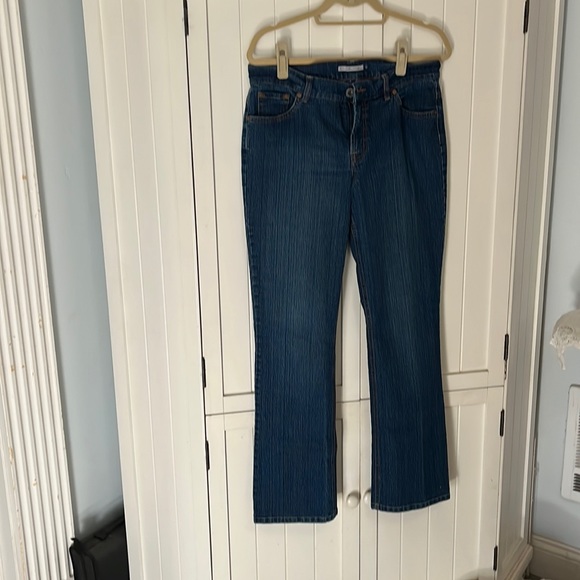 Women’s Jeans - Picture 2 of 3